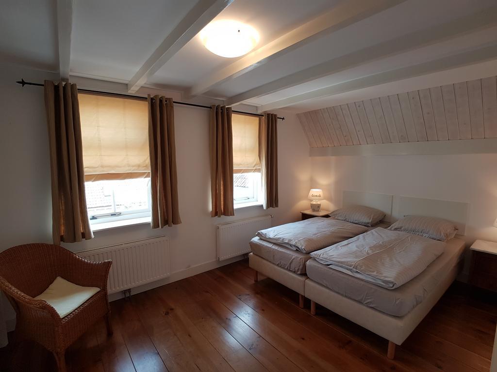 'Aan De Jachthaven' Bed By The Sea - Adults Only Hotel Веере Екстериор снимка